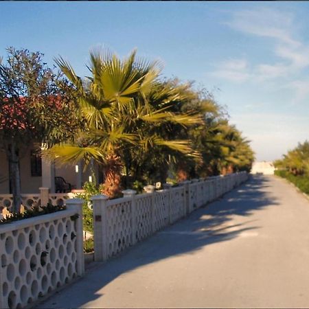 Villaggio Turistico La Baia Degli Angeli Margherita Di Savoia Exterior photo