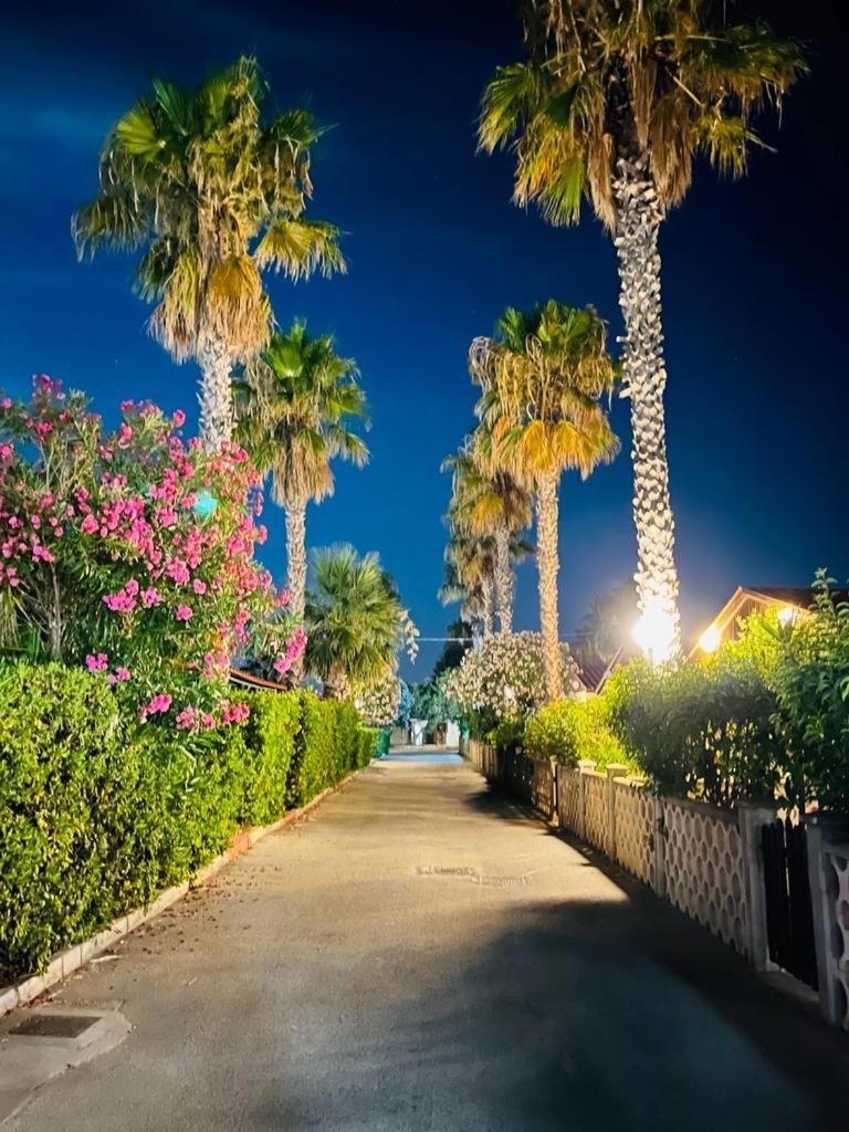 Villaggio Turistico La Baia Degli Angeli Margherita Di Savoia Exterior photo